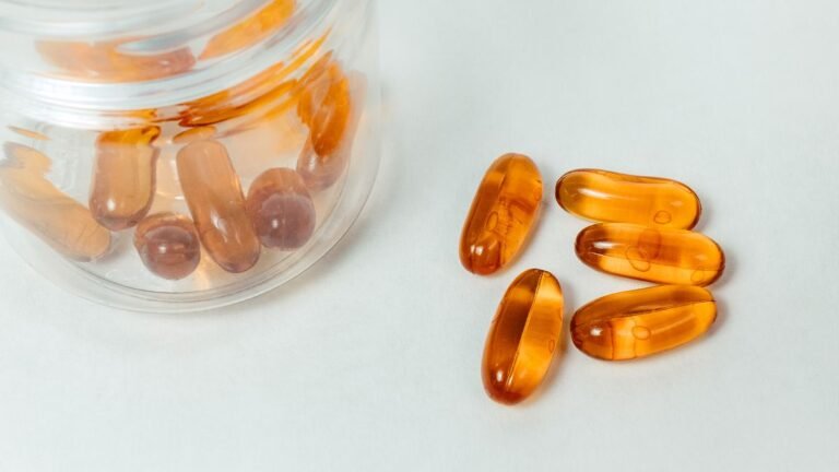 Biotin for Nails: Evidence, Limitations and Safety Guide